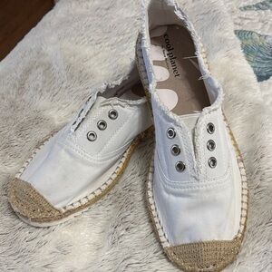 Steve Madden White Canvas Slip-On Espadrille Flats with Jute Toe